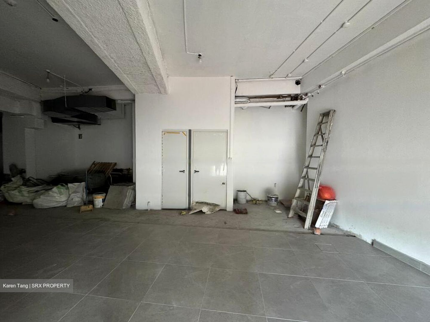 Mackenzie Road (D9), Retail #454044321